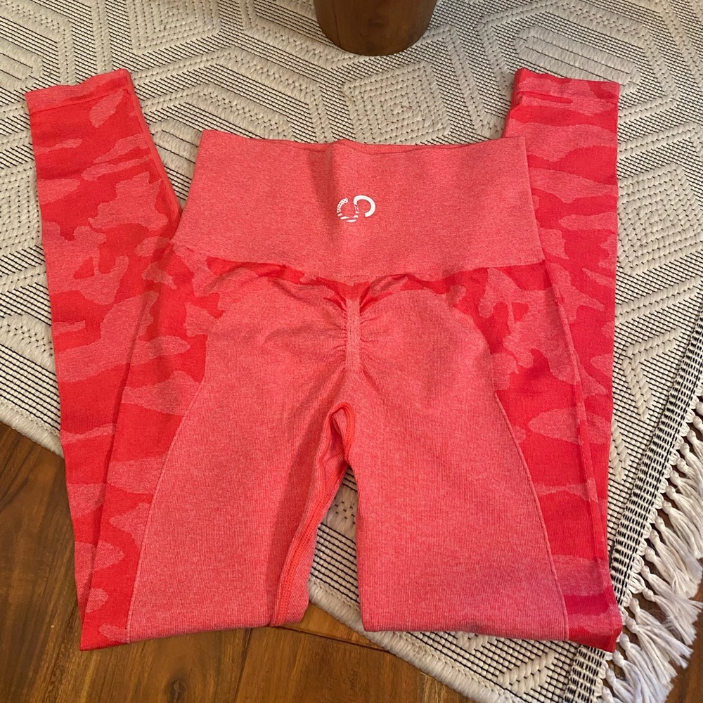 NEW Curves N Combat boots 
 Gym SEAMLESS LEGGINGS WITH SCRUNCH - Picture 3 of 8